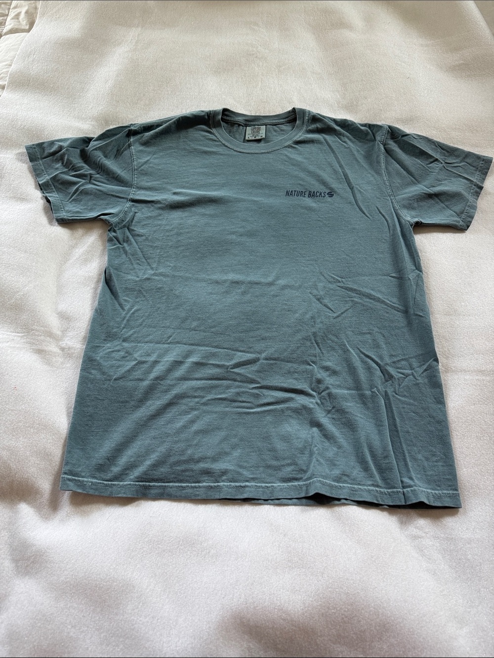 Nature Backs Men's Short-Sleeve Crew Tee in Dusty Teal